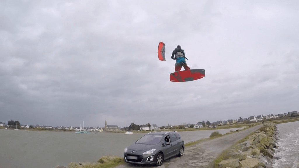 Daddy Sessions ep3. Road gap kiteboarding