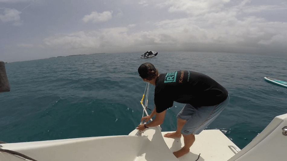 [:es]Panama Kitesurfing Cruise - Relanzar una cometa desde un barco[:en]Panama Kitesurfing Cruise - The Boat Launch [:] 