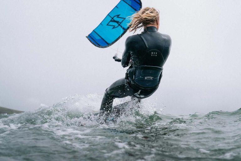 El mejor neopreno de kitesurf: Mystic VS ION